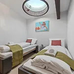 Wellnes Wienerwald - Heated Indoor Pool Βίλα