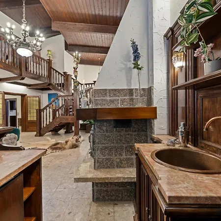 Wellnes Wienerwald - Heated Indoor Pool *