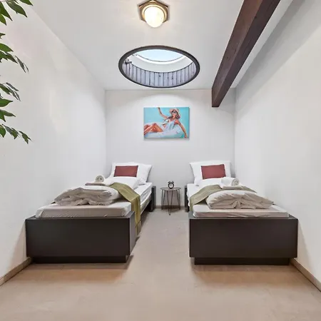 Wellnes Wienerwald - Heated Indoor Pool * 푸르커스도르프