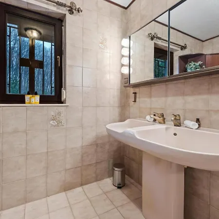 Wellnes Wienerwald - Heated Indoor Pool 빌라 *